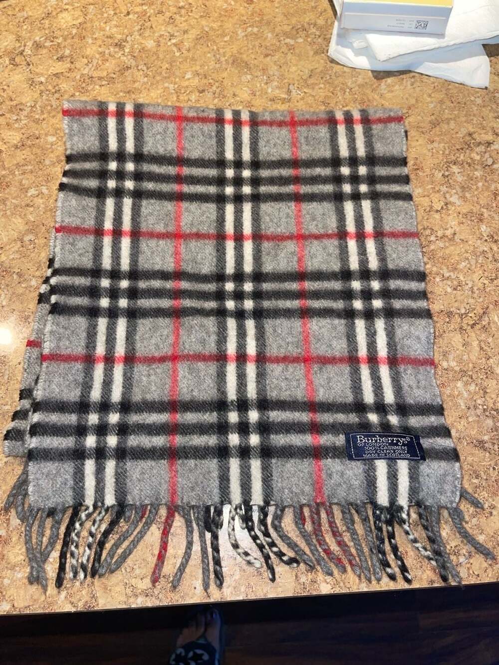 Burberrys London 100% Cashmere Gray Nova Check Plaid Fringe Scarf